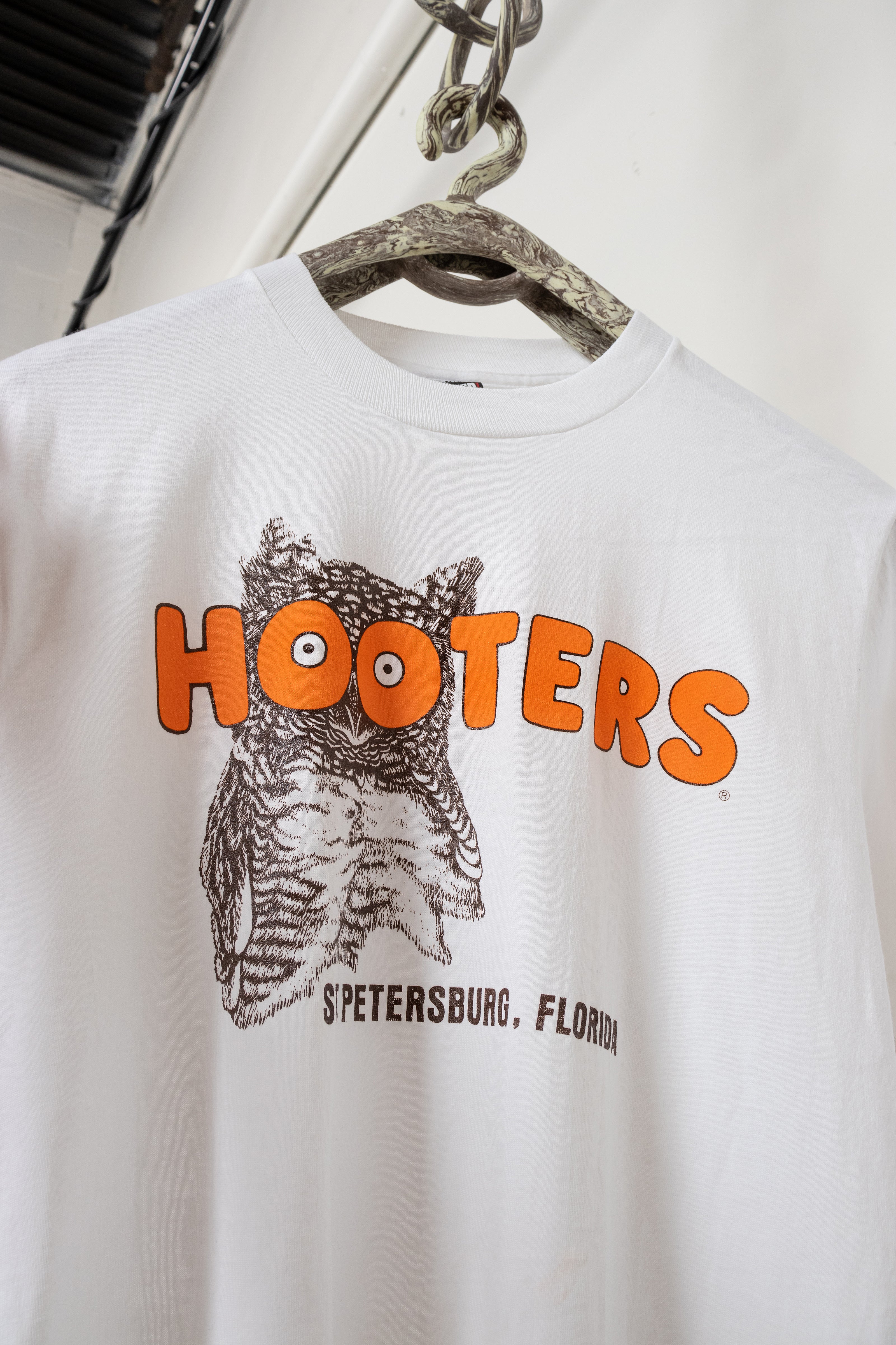 Vintage Hooters Graphic Tees – Better Stay Together