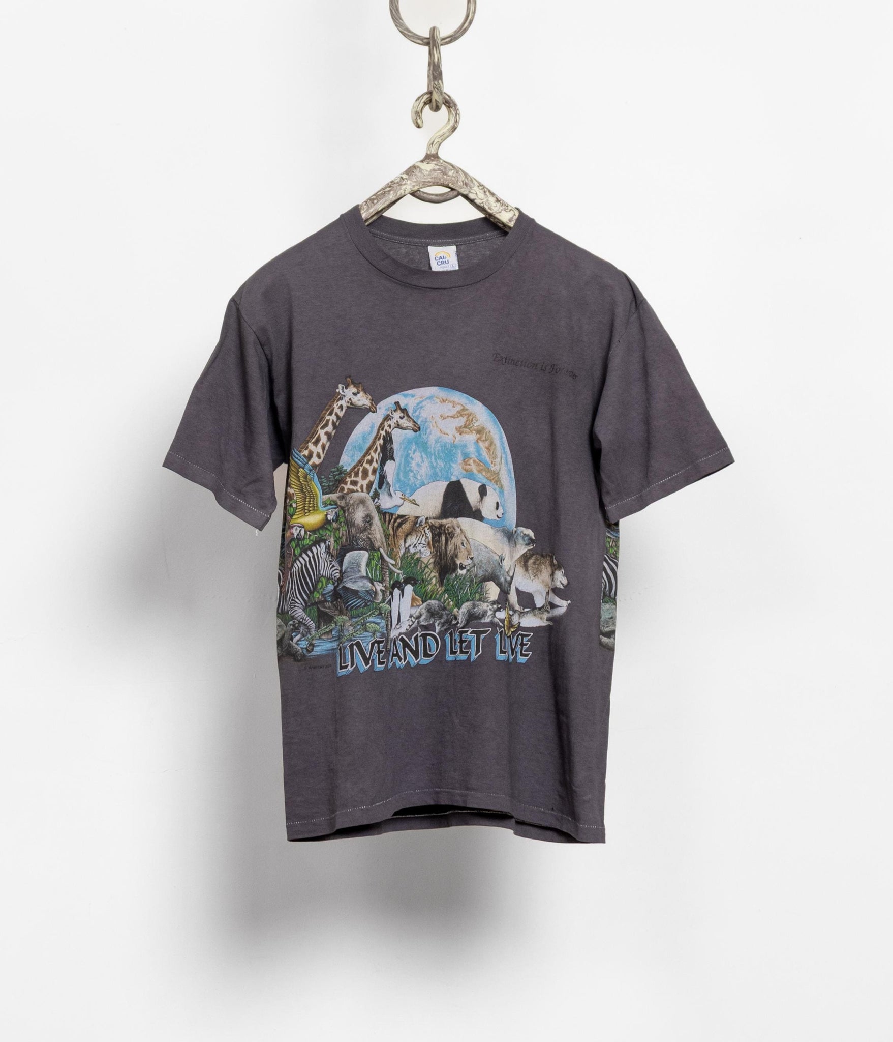 Gray t-shirt with animal graphic and 'Vivendi' text on a white background